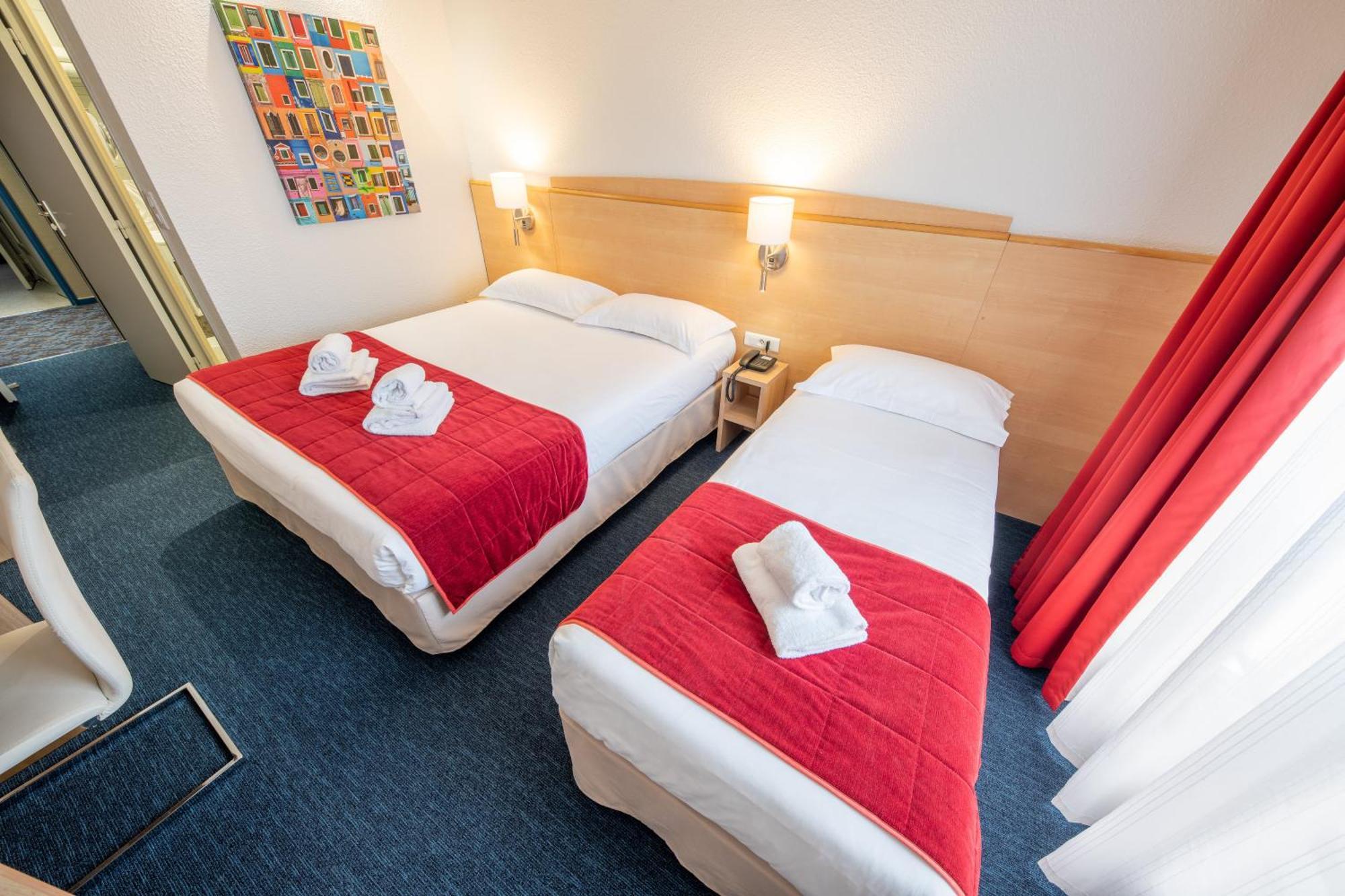 Hotel Saint Laurent Nogent-sur-Seine Pokoj fotografie